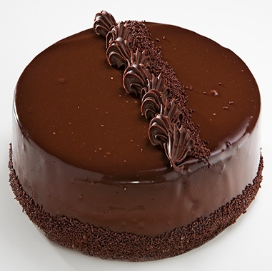 Özenle Hazırlanan Özel 6–9 Kişilik Çikolatalı Yaş Pasta